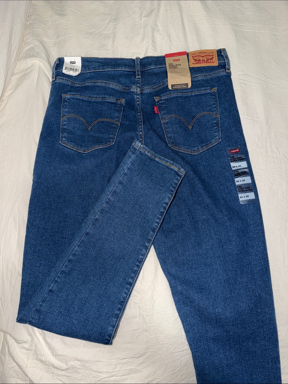 Levi's Women's Skinny Jeans - Classic Blue Wash